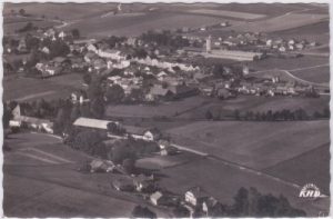84323 Massing an der Rott, Luftaufnahme, ca. 1960
