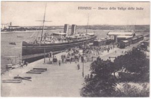 Brindisi, Sbarco della Valige delle Indie, ca. 1915