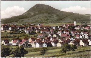 78234 Engen/Hegau, Blick auf Hohenhöwen, ca. 1955