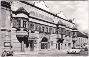 Eisenstadt (Burgenland), Straßenansicht, Rathaus, ca. 1960