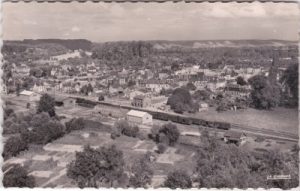 Duclair (Rouen), Ortsansicht mit Bahnhof, ca. 1950