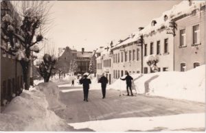 08261 Schöneck (Vogtland), Dr.-Külz-Straße, Winter, ca. 1965
